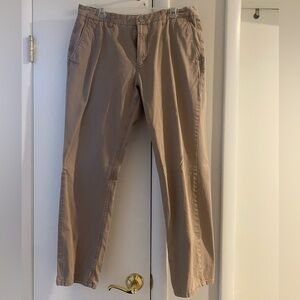Men’s khaki pants